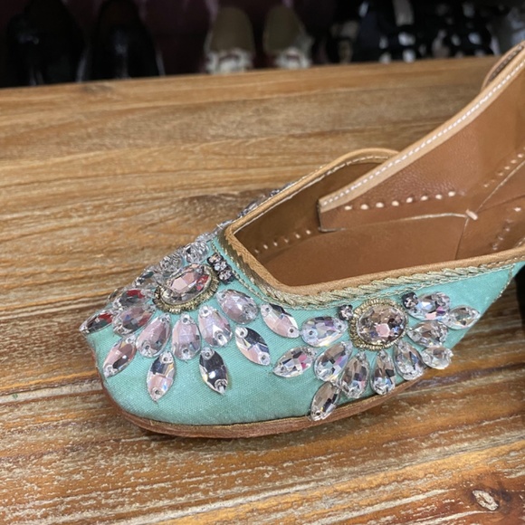 Teal Juttis - Picture 3 of 8